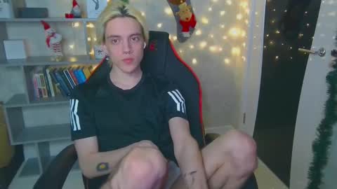Snapshot of st_koshin chatting on December 2024 01:05:01 AM Nick Gasai online show from December 2024 01:05:01 AM