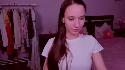 Snapshot of staceycutie chatting on February 2026 05:18:01 PM StaceyCutie online show from February 2026 05:18:01 PM