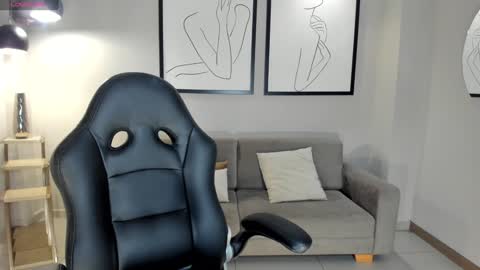 Stacy Woods online show from January 2025 04:30:01 PM