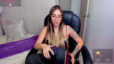 Snapshot of stacyconner chatting on October 2025 08:33:02 PM Stacy Conner online show from October 2025 08:33:02 PM