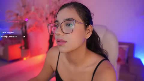 stacycooper_ online show from May 2026 07:22:02 PM