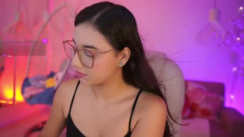 stacycooper_ online show from June 2026 07:05:01 PM