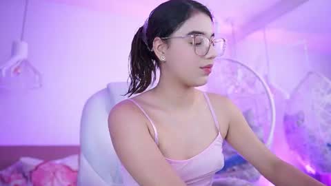 stacycooper_ online show from June 2026 07:04:02 PM