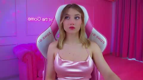 Snapshot of stacyevancesss chatting on June 2026 07:01:02 AM StacyEvances online show from June 2026 07:01:02 AM