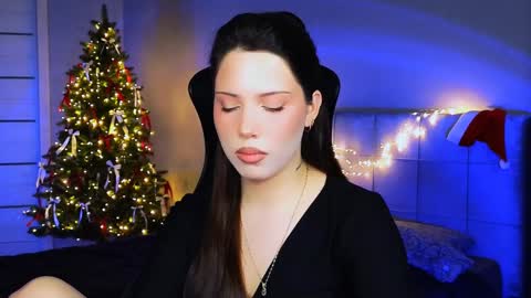 Snapshot of stacygonzales_ chatting on December 2024 11:06:01 AM Bye bye dear See you on December 3st online show from December 2024 11:06:01 AM