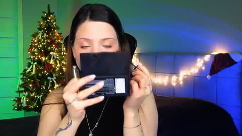 Snapshot of stacygonzales_ chatting on January 2025 07:03:01 AM Bye bye dear See you on December 3st online show from January 2025 07:03:01 AM