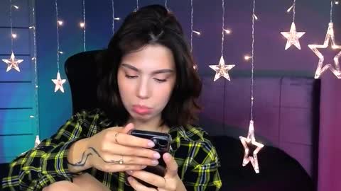 Snapshot of stacygonzales_ chatting on October 2025 09:43:01 AM Bye bye dear See you on December 3st online show from October 2025 09:43:01 AM