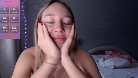 Snapshot of star_and_jane_ chatting on February 2025 10:48:02 AM star_and_jane_ online show from February 2025 10:48:02 AM