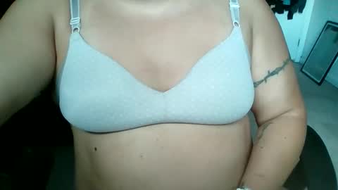 Snapshot of starella___saxxxton chatting on October 2025 02:51:02 PM starella___saxxxton online show from October 2025 02:51:02 PM