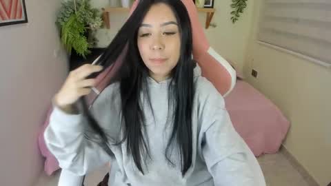 Snapshot of starlie_ chatting on September 2025 12:44:02 AM Alisson online show from September 2025 12:44:02 AM