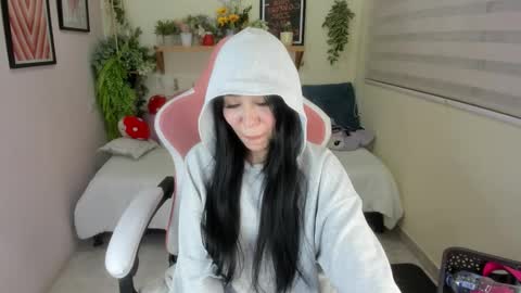 Snapshot of starlie_ chatting on November 2025 01:36:01 AM Alisson online show from November 2025 01:36:01 AM