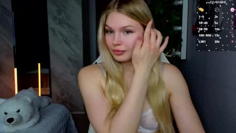 Caroline online show from May 2026 03:48:02 AM