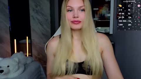 Snapshot of starlight_2004 chatting on June 2026 04:50:02 AM Caroline online show from June 2026 04:50:02 AM