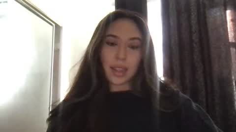 starlitdreams777 online show from June 2026 12:33:02 AM