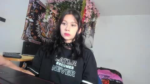 starmoonly online show from February 2025 03:04:02 AM