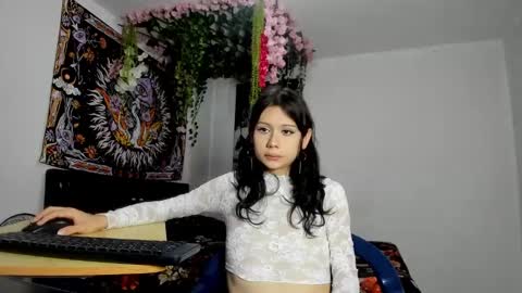 starmoonly online show from February 2025 08:31:02 PM