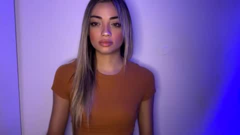 Mia online show from April 2026 08:20:01 AM