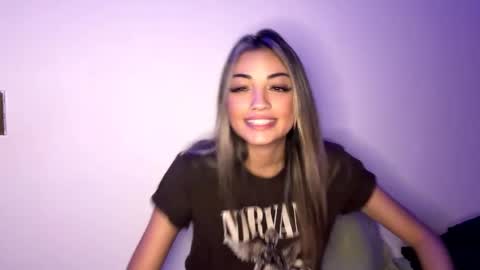 Mia online show from May 2026 08:15:02 PM