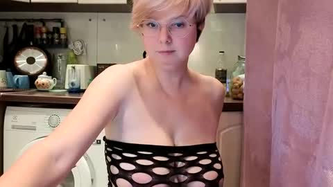 Snapshot of stasya_07 chatting on October 2025 02:19:01 PM Stasya online show from October 2025 02:19:01 PM