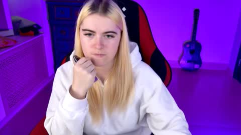 stef_nicks online show from September 2025 09:09:02 AM