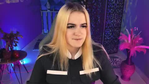 stef_nicks online show from October 2025 09:06:02 AM