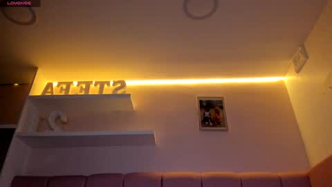 Stefa Gomez  online show from December 2024 03:00:02 PM