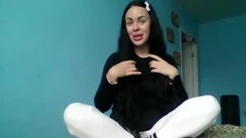 Snapshot of stefaniyax chatting on October 2025 09:19:02 AM stefaniyax online show from October 2025 09:19:02 AM