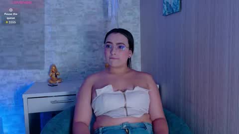 Stefanny online show from October 2025 08:09:02 PM