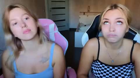 stefany_and_bettany online show from September 2025 03:34:02 PM