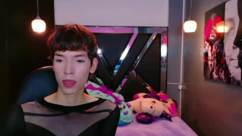 stefany piink online show from June 2026 12:44:02 PM