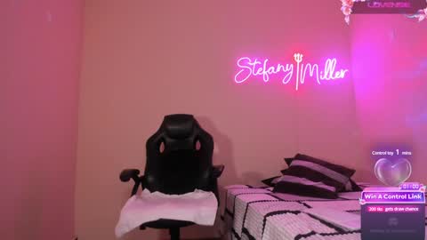 stefany online show from January 2025 01:02:02 PM