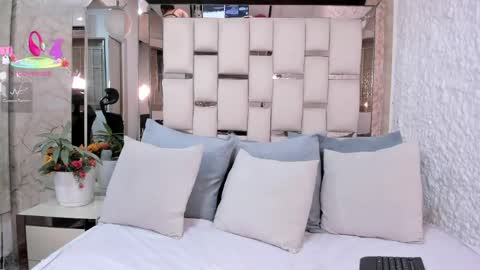 Stefany  online show from May 2026 05:18:01 PM