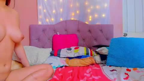 Snapshot of stefi_and_alexander chatting on December 2024 08:28:01 PM stefi_and_alexander online show from December 2024 08:28:01 PM