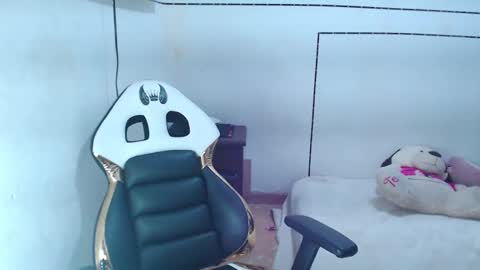 Snapshot of stefializon70 chatting on November 2025 04:13:02 AM StefiAlizon online show from November 2025 04:13:02 AM