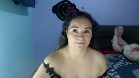 Snapshot of stefializon70 chatting on February 2026 04:05:02 AM StefiAlizon online show from February 2026 04:05:02 AM