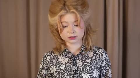 Stella online show from October 2025 12:41:01 AM