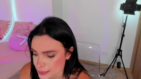 Yuli online show from May 2026 07:52:02 PM