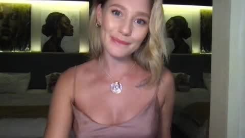 Snapshot of stella_loveu chatting on October 2025 02:17:02 PM Stella online show from October 2025 02:17:02 PM