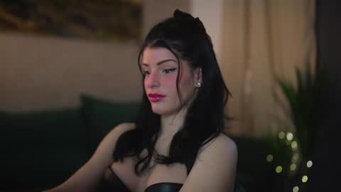 Snapshot of stella_shock chatting on January 2025 06:53:02 AM Stella online show from January 2025 06:53:02 AM