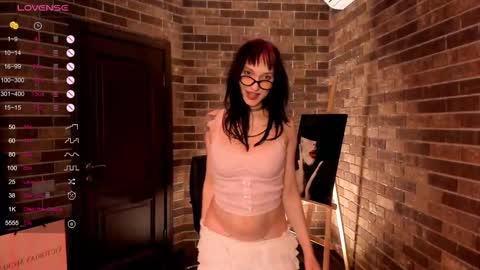 Snapshot of stella_shyyyy chatting on November 2025 03:56:01 PM Molly online show from November 2025 03:56:01 PM