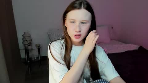 Snapshot of stella_sunny chatting on December 2024 01:23:02 PM stella_sunny online show from December 2024 01:23:02 PM