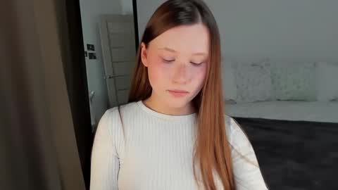 Snapshot of stella_sunny chatting on December 2024 05:40:01 PM stella_sunny online show from December 2024 05:40:01 PM