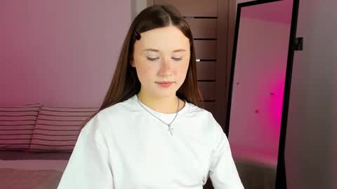 Snapshot of stella_sunny chatting on October 2025 06:06:01 PM stella_sunny online show from October 2025 06:06:01 PM