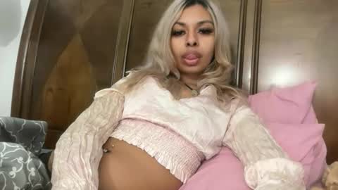 Snapshot of stellaangel chatting on October 2025 12:22:01 AM stellaangel online show from October 2025 12:22:01 AM