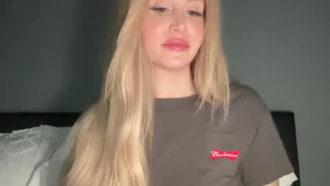 Snapshot of stellacummings chatting on December 2024 04:20:02 AM Stella Bella online show from December 2024 04:20:02 AM