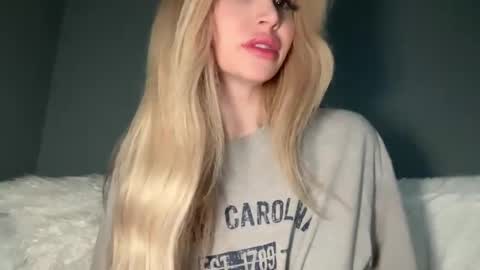 Snapshot of stellacummings chatting on January 2025 06:46:02 AM Stella Bella online show from January 2025 06:46:02 AM