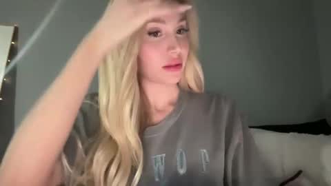 Snapshot of stellacummings chatting on March 2025 02:25:02 AM Stella Bella online show from March 2025 02:25:02 AM