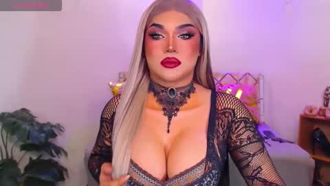 CALL ME STELLA online show from November 2025 10:10:02 AM