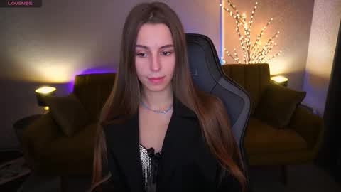 stellahoneywell online show from November 2025 09:36:01 PM