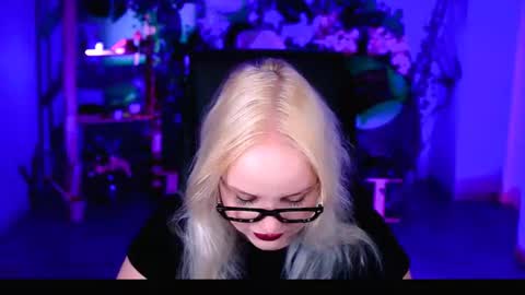Stella online show from July 2026 12:20:01 PM